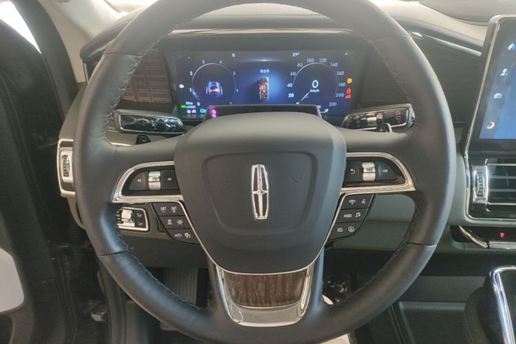Used Lincoln Navigator 2024 3.5T Presidential Edition Steering Wheel