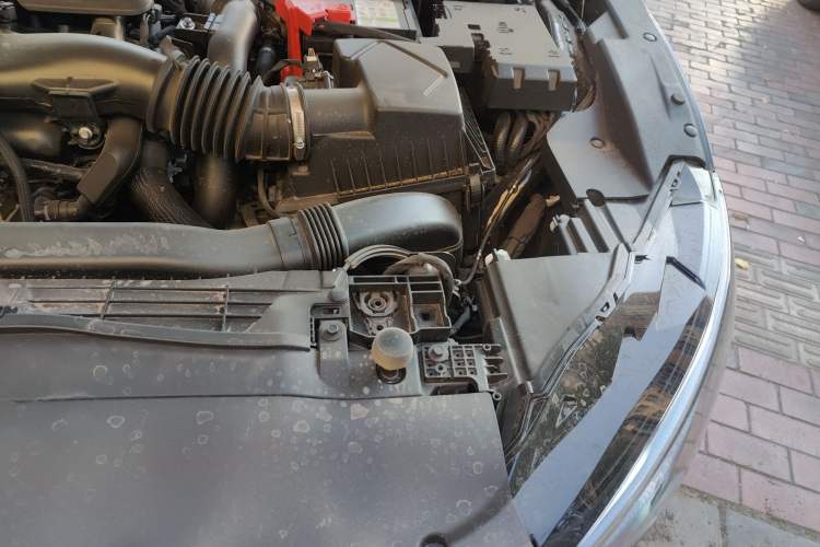 Used Lincoln Z 2024 2.0T Prestige Edition Engine Bay Left