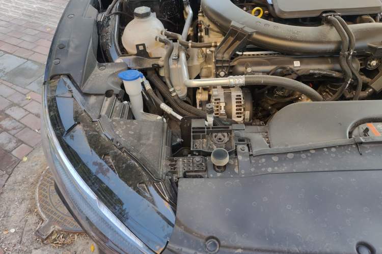Used Lincoln Z 2024 2.0T Prestige Edition Engine Bay Right