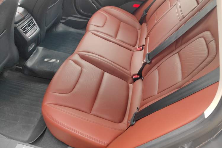 Used Lincoln Z 2024 2.0T Prestige Edition Left Rear Seat