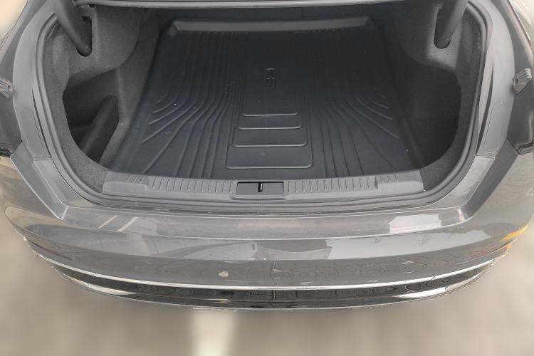Used Lincoln Z 2024 2.0T Prestige Edition Trunk
