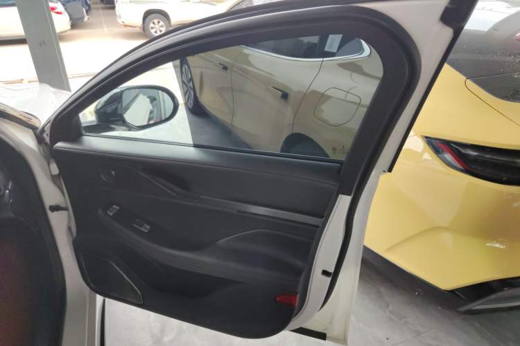 Used Lincoln Z 2022 Facelift iCool Luxury Edition Right Front Door Interior