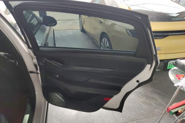 Used Lincoln Z 2022 Facelift iCool Luxury Edition Right Rear Door Interior