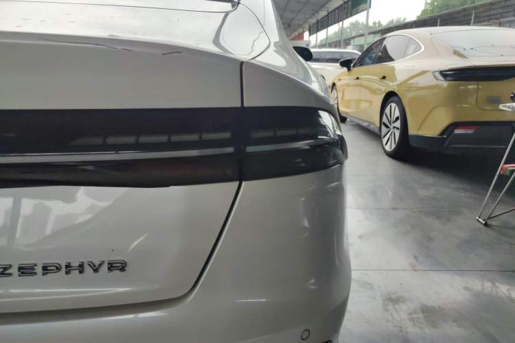 Used Lincoln Z 2022 Facelift iCool Luxury Edition Right Rear Taillight