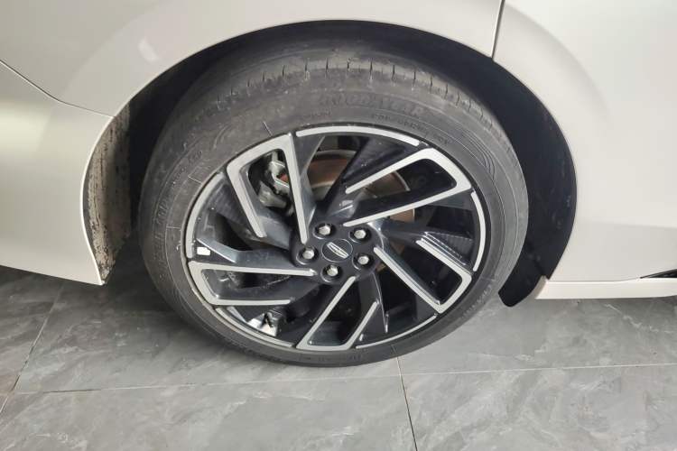 Used Lincoln Z 2022 Facelift iCool Luxury Edition Right Rear Wheel Hub