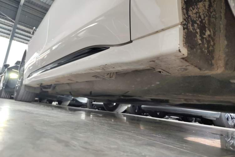 Used Lincoln Z 2022 Facelift iCool Luxury Edition Right Side Sill
