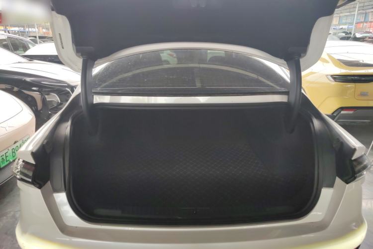 Used Lincoln Z 2022 Facelift iCool Luxury Edition Trunk