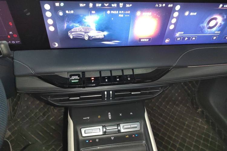 Used Lincoln Z 2022 iXiang Luxury Edition Audio And AC Panel