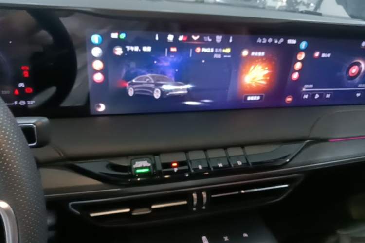 Used Lincoln Z 2022 iXiang Luxury Edition Audio And AC Panel