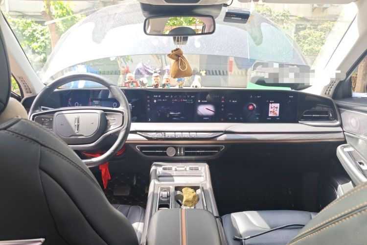 Used Lincoln Z 2022 iXiang Deluxe Edition Center Console