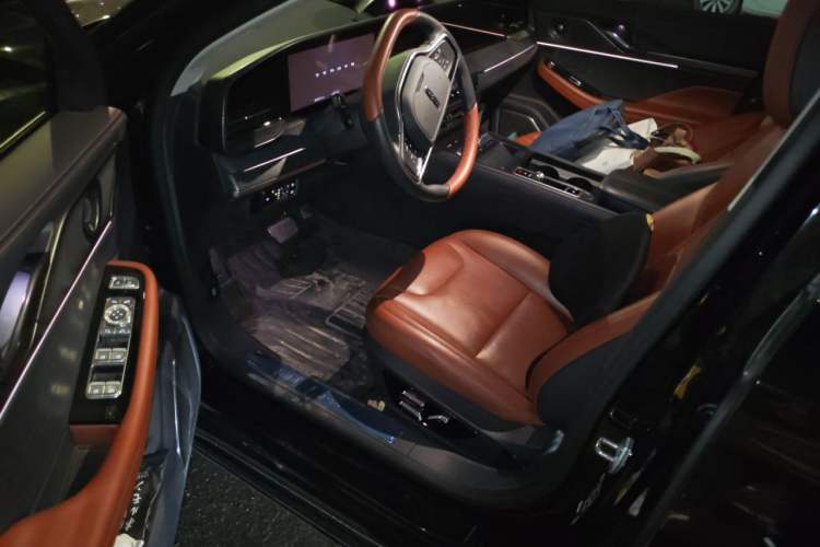 Used Lincoln Z 2022 iCool Luxury Edition Driver Seat