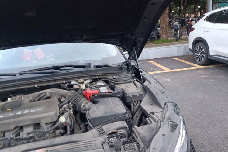Used Lincoln Z 2022 iXiang Deluxe Edition Engine Bay Left