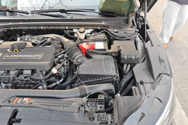 Used Lincoln Z 2022 iXiang Zunyi Edition Engine Bay Left