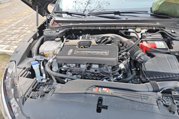 Used Lincoln Z 2022 iXiang Zunyi Edition Engine Bay Right