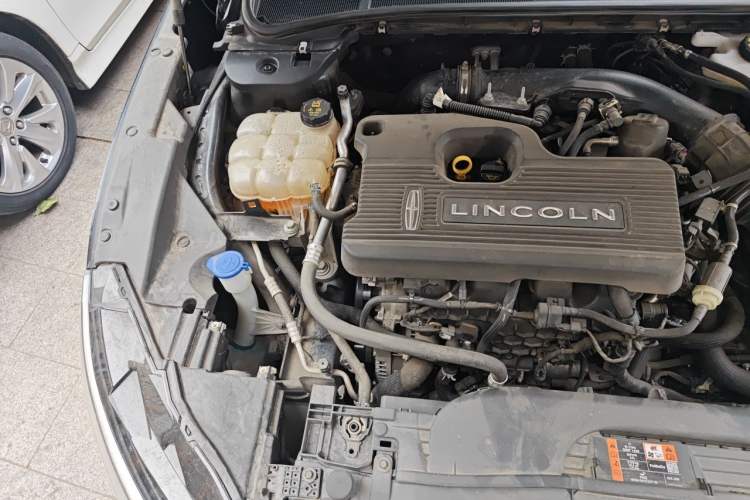 Used Lincoln Z 2022 iEnjoy Luxury Edition Engine Bay Right