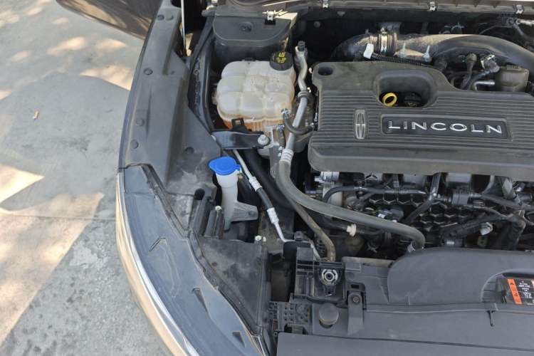 Used Lincoln Z 2022 iXiang Zunyi Edition Engine Bay Right