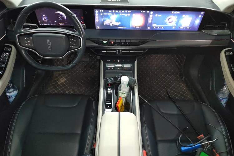 Used Lincoln Z 2022 iXiang Luxury Edition Interior 2