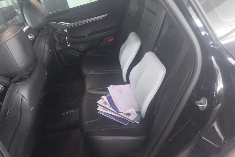 Used Lincoln Z 2022 Facelift iCool Deluxe Edition Interior 4
