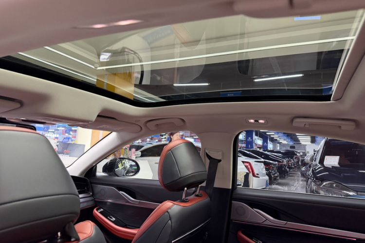 Used Lincoln Z 2022 Facelift iEnjoy Deluxe Edition Interior 8