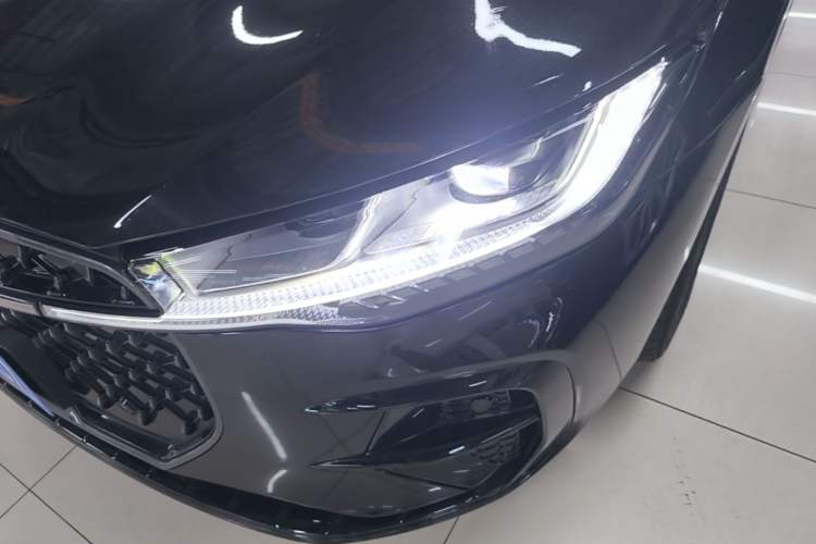Used Lincoln Z 2022 iKoo Deluxe Edition Left Front Headlight