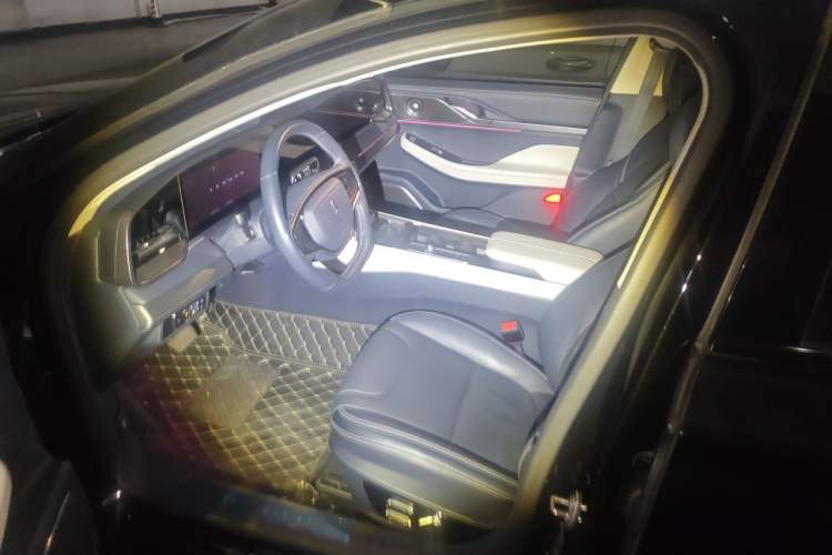 Used Lincoln Z 2022 iKoo Luxury Edition Left Front Seat