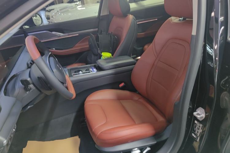 Used Lincoln Z 2022 iXiang Luxury Edition Left Front Seat