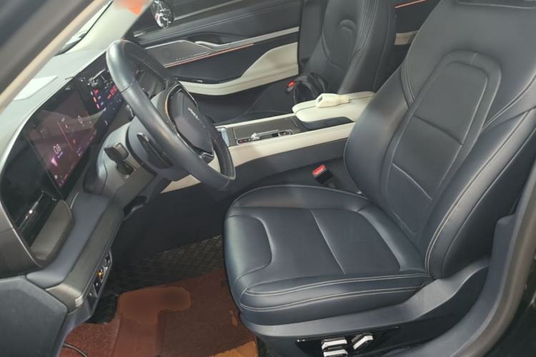 Used Lincoln Z 2022 iKoo Deluxe Edition Left Front Seat