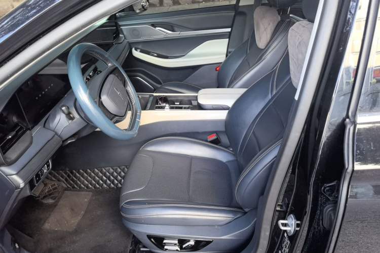 Used Lincoln Z 2022 iKoo Deluxe Edition Left Front Seat