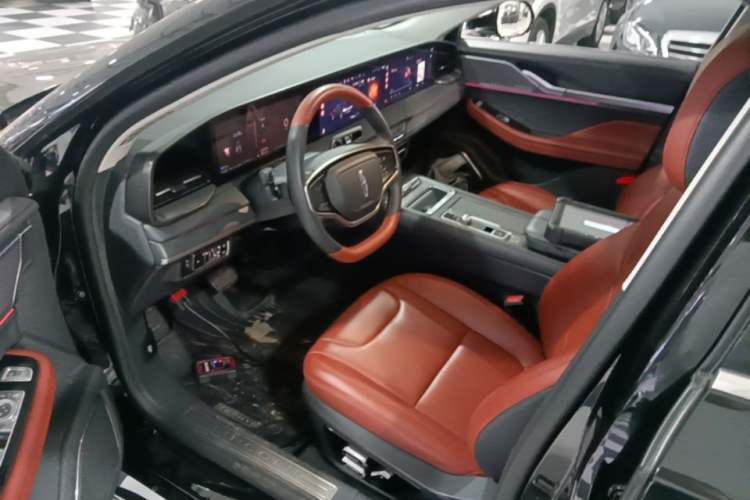 Used Lincoln Z 2022 iXiang Luxury Edition Left Front Seat
