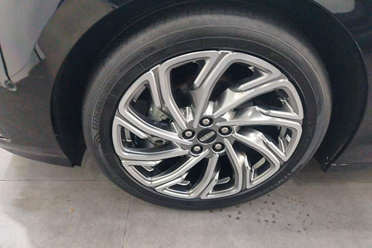 Used Lincoln Z 2022 Facelift iEnjoy Luxury Edition Left Front Wheel Hub