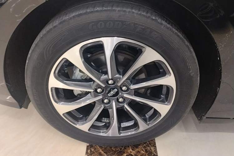 Used Lincoln Z 2022 iXiang Luxury Edition Left Front Wheel Hub