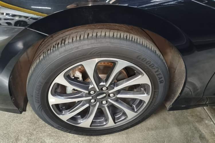 Used Lincoln Z 2022 iXiang Luxury Edition Left Front Wheel Hub