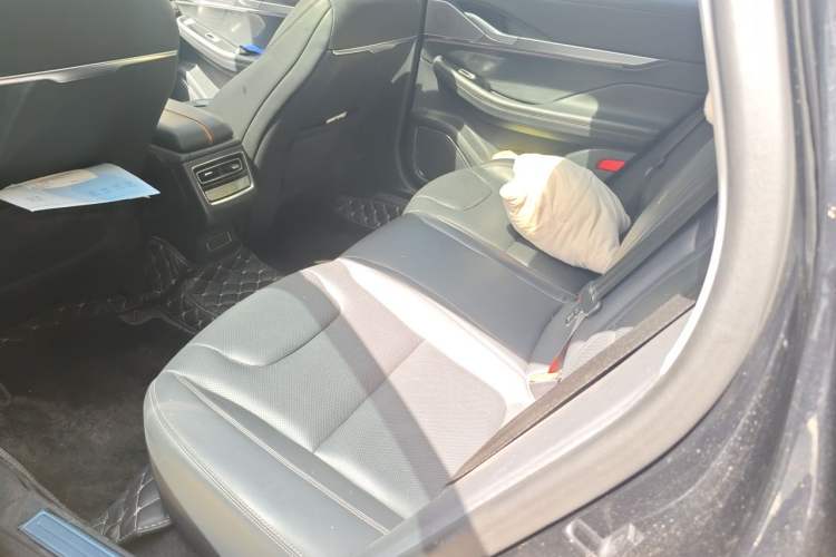 Used Lincoln Z 2022 iXiang Deluxe Edition Left Rear Seat