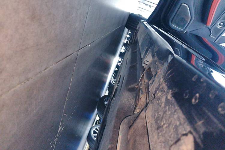 Used Lincoln Z 2022 Facelift iEnjoy Luxury Edition Left Side Sill