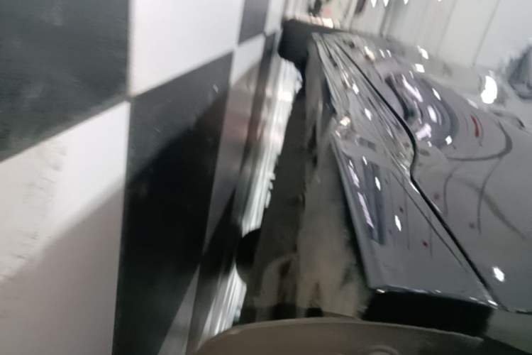 Used Lincoln Z 2022 iXiang Luxury Edition Left Side Sill