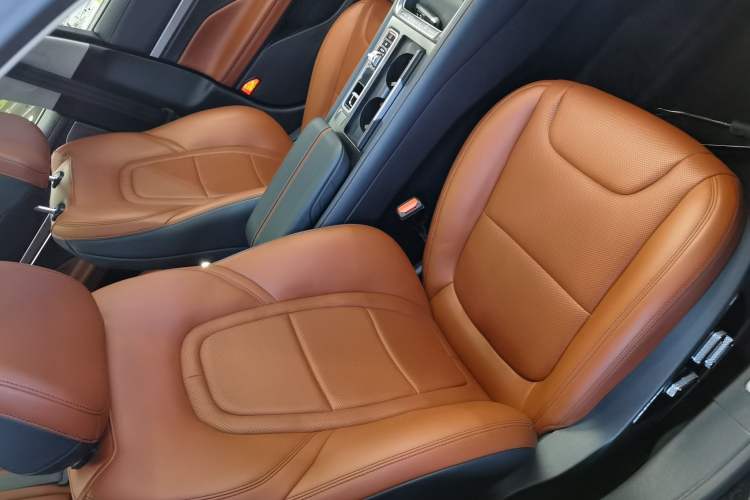 Used Lincoln Z 2022 iXiang Luxury Edition Right Front Seat