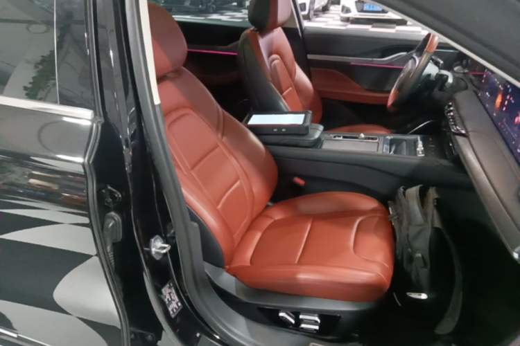 Used Lincoln Z 2022 iXiang Luxury Edition Right Front Seat