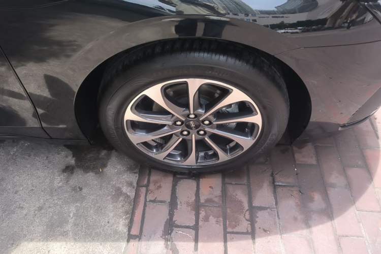 Used Lincoln Z 2022 iXiang Luxury Edition Right Front Wheel Hub