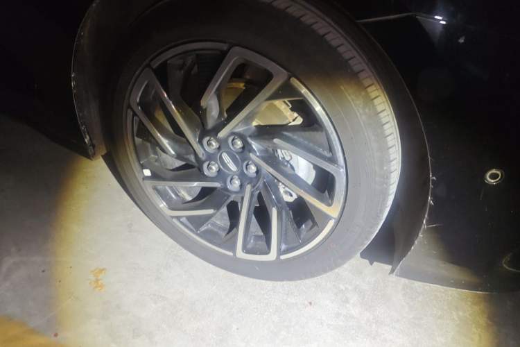 Used Lincoln Z 2022 iKoo Luxury Edition Right Front Wheel Hub