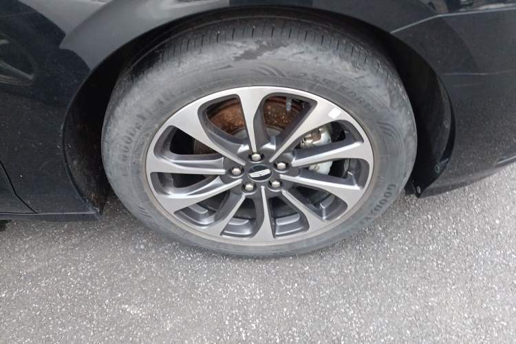 Used Lincoln Z 2022 iXiang Deluxe Edition Right Front Wheel Hub