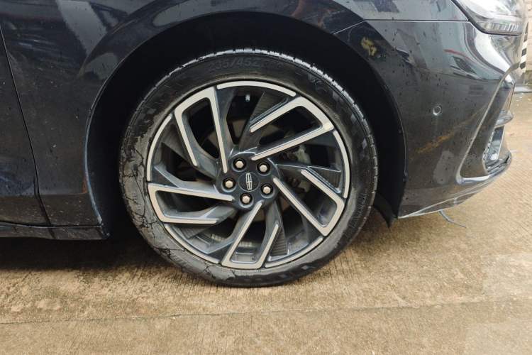 Used Lincoln Z 2022 iKoo Luxury Edition Right Front Wheel Hub