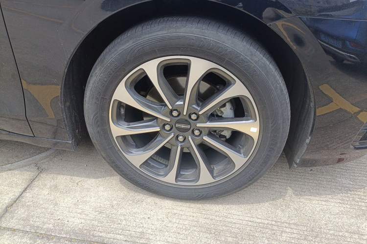 Used Lincoln Z 2022 iXiang Luxury Edition Right Front Wheel Hub