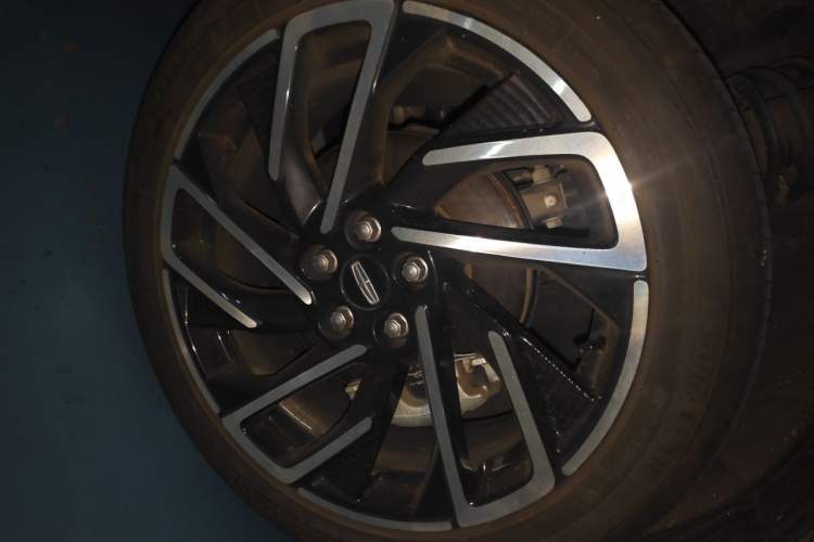 Used Lincoln Z 2022 iKoo Luxury Edition Right Front Wheel Hub