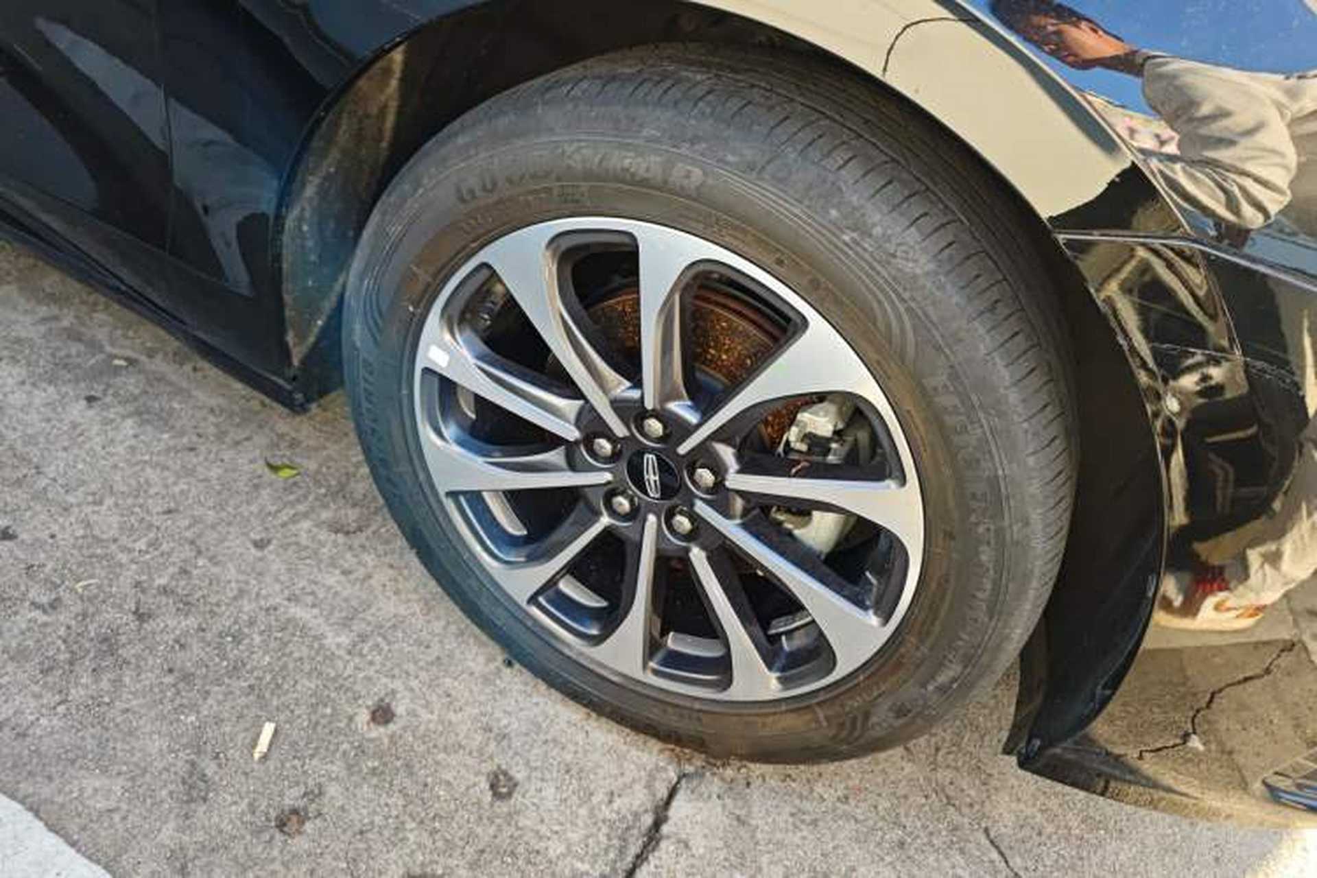 Used Lincoln Z 2022 iXiang Deluxe Edition Right Front Wheel Hub