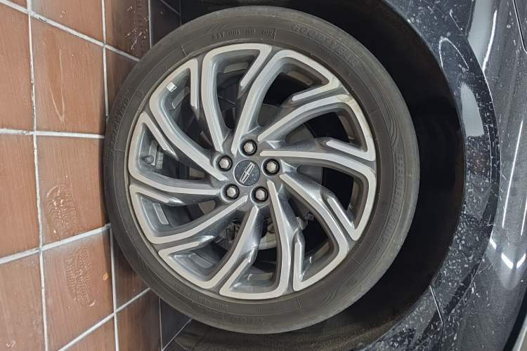 Used Lincoln Z 2022 iXiang Zunyi Edition Right Front Wheel Hub