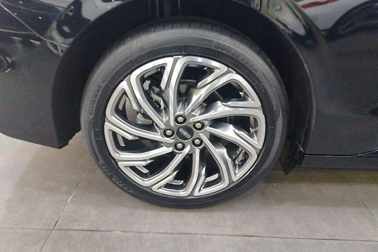 Used Lincoln Z 2022 Facelift iEnjoy Luxury Edition Right Rear Wheel Hub