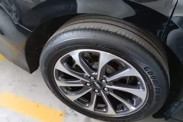Used Lincoln Z 2022 iXiang Luxury Edition Right Rear Wheel Hub