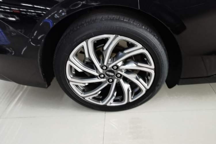 Used Lincoln Z 2022 iXiang Zunyi Edition Right Rear Wheel Hub