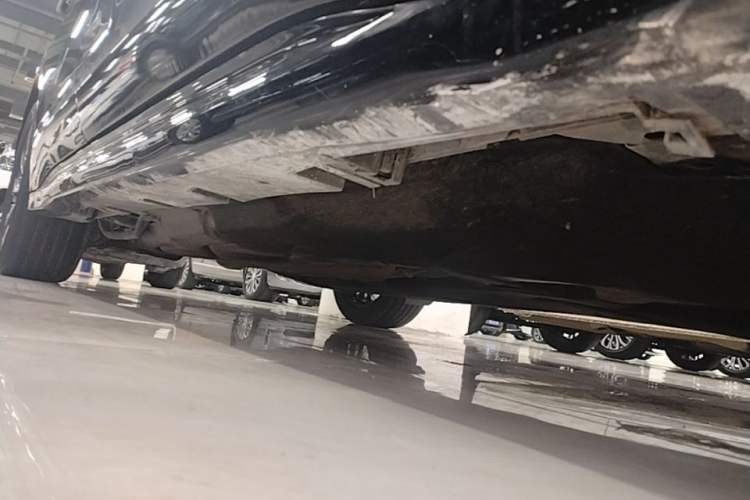 Used Lincoln Z 2022 iXiang Luxury Edition Right Side Sill