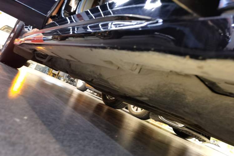 Used Lincoln Z 2022 iXiang Luxury Edition Right Side Sill